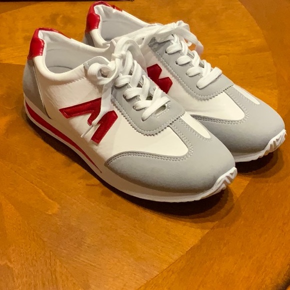 SHEIN Sneaker SZ 8 - Picture 2 of 4